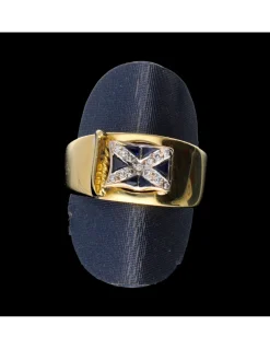 Anillo de oro 18 kl con diseño de bandera.