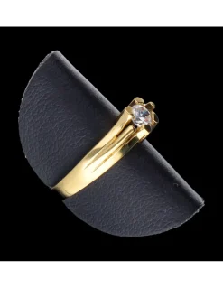 Anillo de oro 18 kl con zirconita