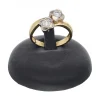 Anillo de oro amarillo 18 K con diseño de flores y circonitas