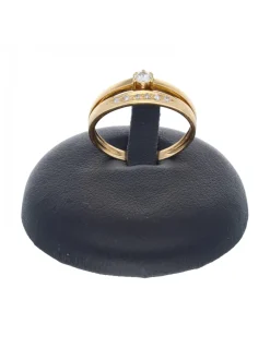 Anillo de oro amarillo 18 Kl con diseño y brillantes