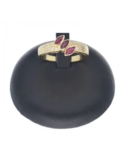 Anillo de oro amarillo 18 K con diseño y piedras sintéticas