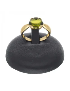 Anillo de oro amarillo con diseño y piedra sintética