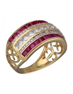 Anillo de Oro amarillo con diseño Chevalier, Circonitas y Rubíes