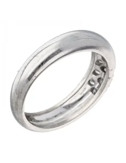 Anillo de oro amarillo con diseño y brillantes