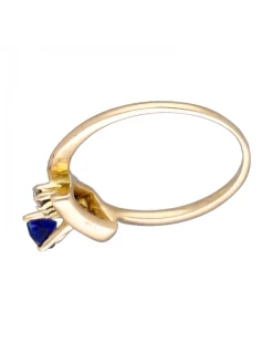 Anillo de Oro amarillo con diseño, 1 Zafiro y 2 Brillantes
