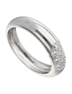 Anillo de oro amarillo con diseño y brillantes