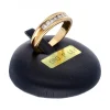 Anillo de oro amarillo 18K con diseño y brillantes
