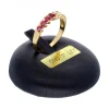 Anillo de oro amarillo 18K con diseño rubíes y circonitas
