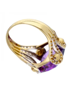 Anillo de oro amarillo 18K con diseño circonitas y amatista sintética
