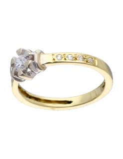 Anillo de Oro amarillo 18K con diseño y Circonitas