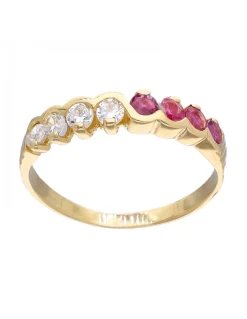 Anillo de oro amarillo 18K con diseño rubíes y circonitas