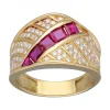 Anillo de Oro amarillo, tipo Coctel, con Brillantes y Rubíes.