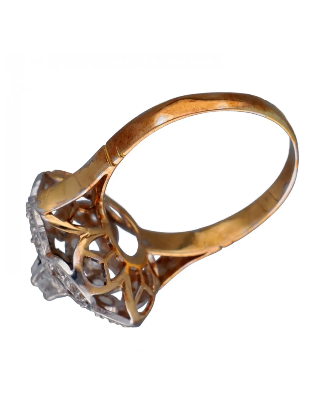 Anillo de Oro amarillo y blanco con diseño Flor y Brillantes