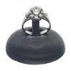 Anillo de oro blanco 18 K con diseño y brillantes