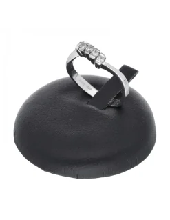 Anillo de oro blanco 18 Kl con diseño y brillantes