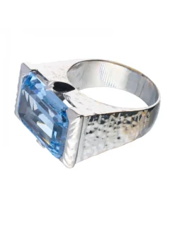 Anillo de oro blanco con aguamarina