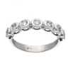 Anillo de oro blanco 18K con diseño y brillantes