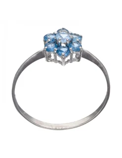 Anillo de oro blanco 18K con diseño y circonitas azules