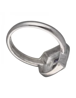 Anillo de Oro blanco 18K con diseño cuadrado y Piedras Sintéticas