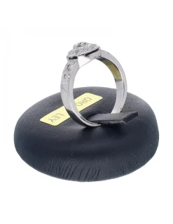 Anillo de oro blanco 18K con diseño y brillantes