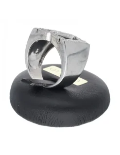 Anillo de oro blanco 18K con diseño CC