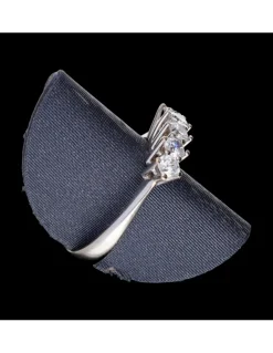 Anillo de oro blanco 18kl con zirconitas