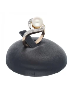 Anillo de oro rosado 18 Kl con diseño brillantes y perla
