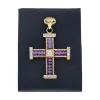 Colgante de oro amarillo 18 Kl con diseño de cruz circonitas circundantes y piedras sintéticas