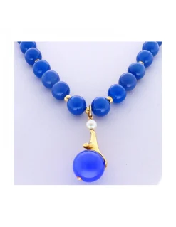 Gargantilla de oro amarillo con bolas azules y colgante Foca sobre bola azul y Perla