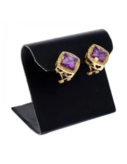 Pendientes de oro amarillo 18K con diseño cuadrado corazones y amatistas sintéticas