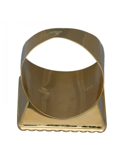 Sello de Oro amarillo con diseño cuadrado y repujado radial