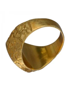 Sello de Oro amarillo con diseño labrado y con letras grabadas JU