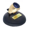 Sello de oro amarillo 18K con diseño y piedra sintética azul